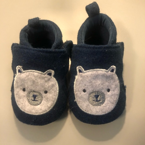 Baby slippers and newborn mittens - Picture 6 of 14